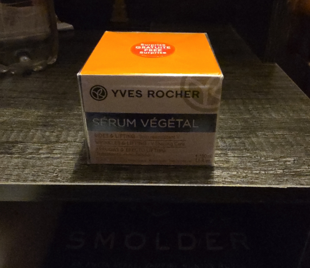 Yves Rocher Sérum Végétal with Orange and Silver Packaging